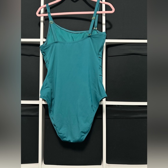 Blue rod beattie Piece Swimsuit - Picture 5 of 9
